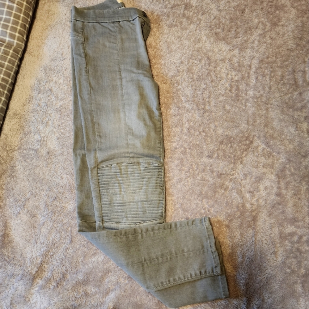 GAP skinny jeans